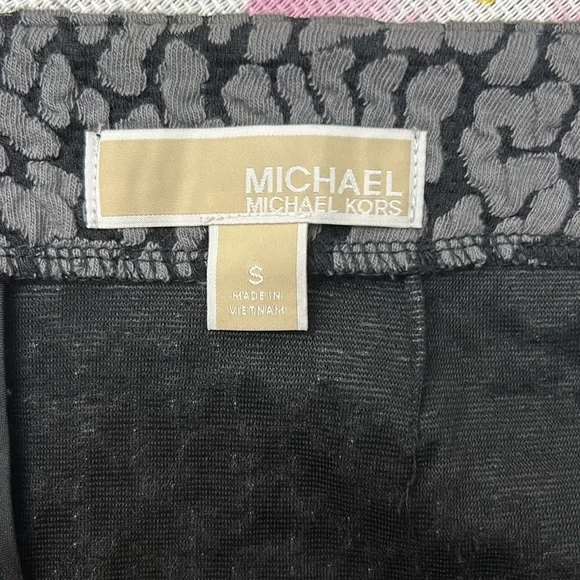 Micheal Kors Skirt Flare Bottom. Size Small - Picture 3 of 11